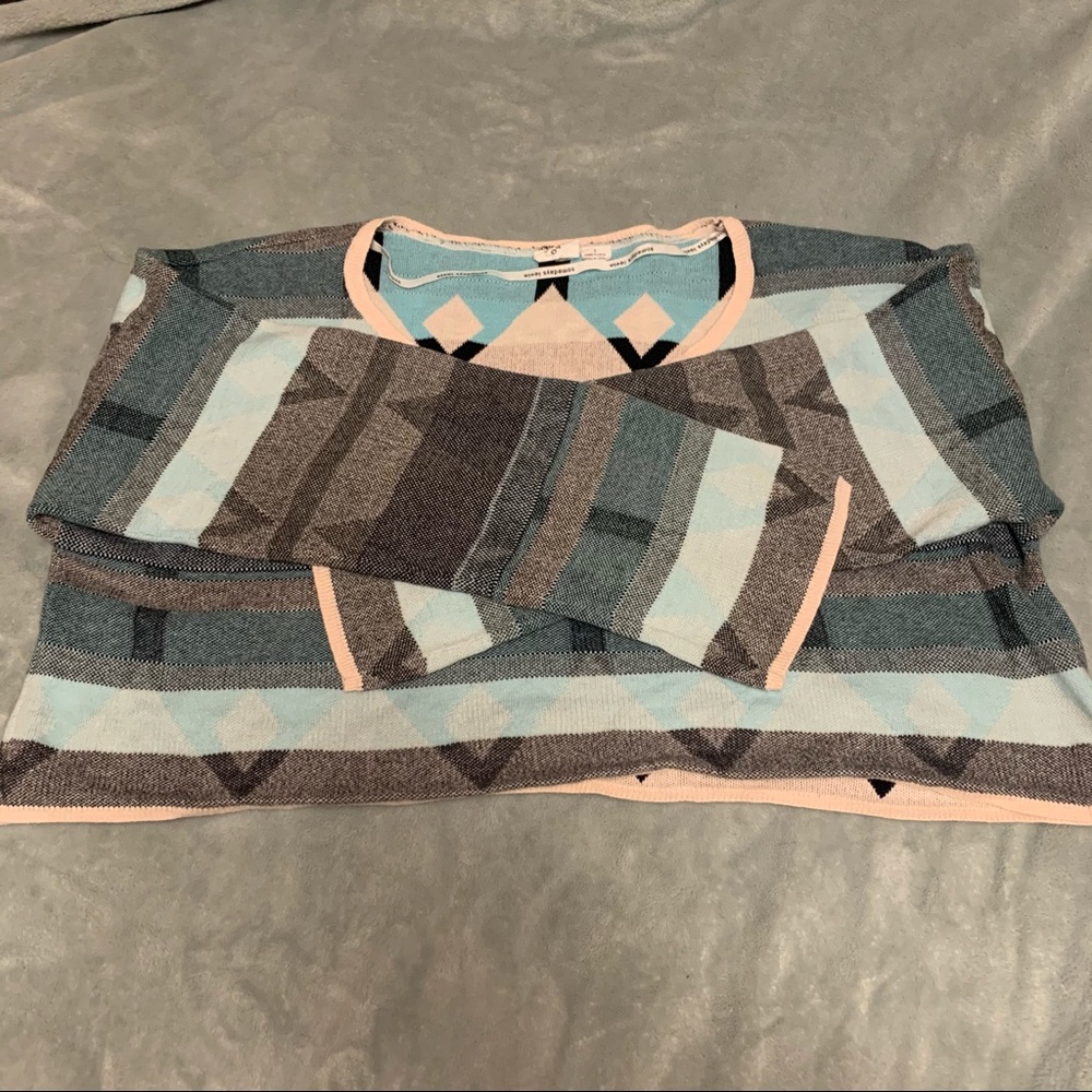 LIKE NEW size small cropped sweater